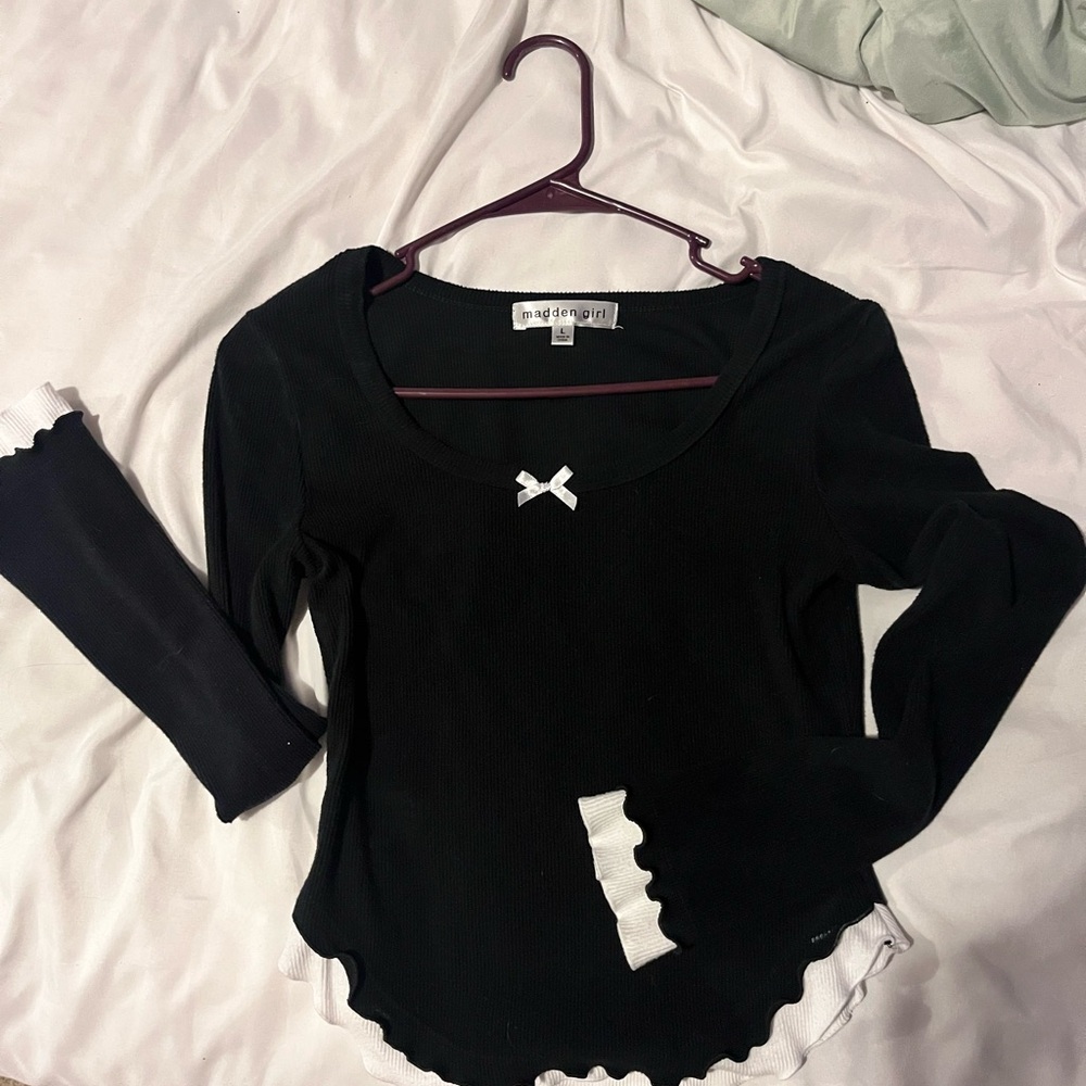 Madden Girl Black and White Long Sleeve Top